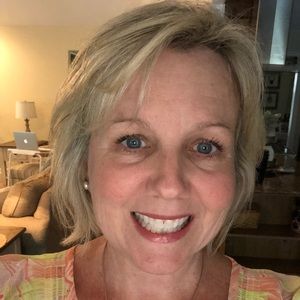 Meet your Posher, Debbie